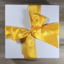 Load image into Gallery viewer, Bundle of Joy - Giraffe